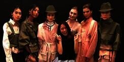 Berani Tampil Beda, Padukan Army Look dengan Nuansa Pastel
