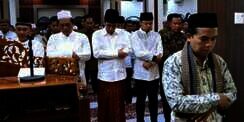 Datang Sebelum Azan, Jokowi Kagetkan Jamaah Tarawih di Bogor