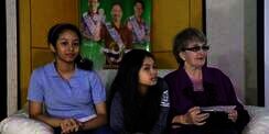 Yana Zein Dimakamkan Secara Islam