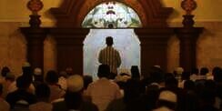 Sholat Tarawih 4-4-3, Bagaimana Hukumnya?
