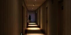 Mengaku Mau Jualan Emas Tapi Pakaian Dalam Berserakan di Kamar