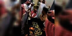 Allahu Akbar, Anies Diberi Potongan Kiswah dari Ulama Mekkah