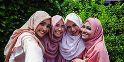 Do and Don't Memilih Hijab Hari Raya