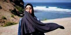 Busana Lebaran Santai dan Gelap Sasa `Noura`