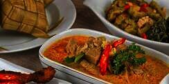 7 Makanan yang Harus Ada Saat Lebaran, Indonesia Punya!