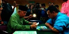 Kagumi Akhlak Muslim, Pria Ini Peluk Islam