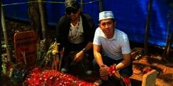 Jelang 40 Hari, Gaston Castano Akhirnya Ziarah ke Makam Jupe