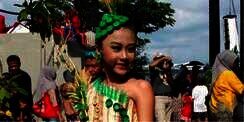 Fashion Show Bahan Daur Ulang, Azwar Anas: Ini Cara Kami