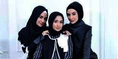 Cara Kenakan Baju Gelap Tanpa Terlihat Tua ala Shireen Sungkar