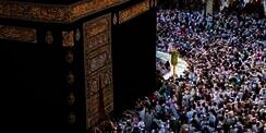 Raja Salman Undang 1000 Kerabat Korban Kekejian Israel Berhaji