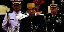 Tampil Beda, Jokowi Pakai Baju Adat Bugis di Sidang MPR 2017