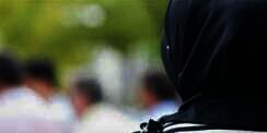 Awalnya Berhijab Lalu Jadi Eksibisionis, Si Suami Akhirnya...