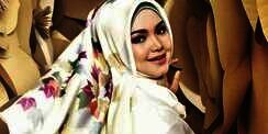 Respons Mengejutkan Siti Nurhaliza Soal Bendera RI Terbalik