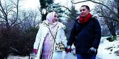 Gemerlap Kristal Swarosvki di Bibir Anniesa Hasibuan