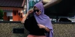 Gaya Gadis Ini Dikecam Warganet, Astaga Posenya...