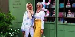 Laris Diburu Hijabers, Ini Cara Anggun Pakai Paperbag Pants