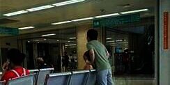 Atas Nama Cinta, Pria Rela Kenakan High Heels Kekasih
