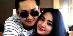 5 Fakta Kedekatan Dewi Persik dan Angga Wijaya, Bikin Baper!
