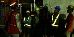 Ada Pekerja Aneh di Proyek, Perhatikan yang Pakai Helm Hijau