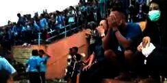 Hujan Air Mata Suporter Saat Dengar Kiper Choirul Huda Wafat