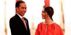 Resepsi Kahiyang-Bobby, Beda Inul Daratista, Beda Iis Dahlia