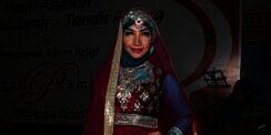 Lagi, Roro Fitria Dapat Gelar Kebangsawanan