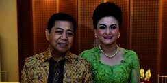 Kecantikan Istri Setya Novanto Bikin Penasaran Warganet