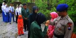 Masya Allah, Polisi Madiun Ini 10 Tahun Besarkan 64 Anak Yatim