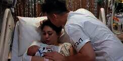Bikin Ngilu, Cara Stefan William Gendong Anak Jadi Sorotan