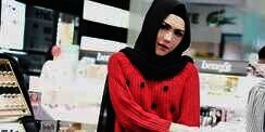 Septrina Rams Chhetri: Sweater Merah Tak Pernah Salah