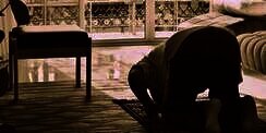 Lagi Sholat Mendadak Lupa Rakaat? Ini Solusinya