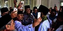 Berangkatkan 147 Marbut Umroh, Anies Baswedan Titip Pesan Ini