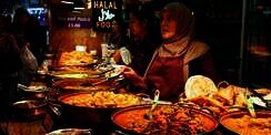 Diberi Makanan oleh Non-Muslim, Boleh Disantap?