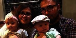 Foto: Polah Gemas Bayi Kembar Cynthia Lamusu-Surya Saputra