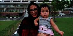 Beda 19 Tahun, Ini Calon Istri Mantan Suami Ussy Sulistiawaty