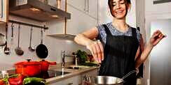 Memasak dan Mencuci Kewajiban Istri, Benarkah?