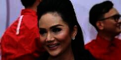 Gara-gara Pose Begini, Krisdayanti Dicibir Netizen