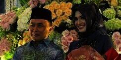 Mantan Suami Ussy Sulistiawaty Menikah, Maharnya Mengagumkan