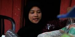 Gadis Pemulung Sampah Diterima Kuliah di Luar Negeri