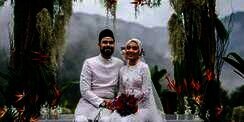 Gaya Hijab Yuna yang Baru Menikah dengan Adik Ipar BCL