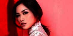 Pamer Foto Keluarga, Wajah Cantik Ibunda Jedar Jadi Sorotan