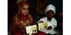 Viral, Pria dengan Keterbatasan Fisik Nikahi Gadis 18 Tahun