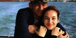 Chelsea Islan Mesra Bareng Kekasih, Warganet Malah Salfok