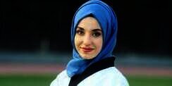 Pesona Kubra Dagli, Hijaber Cantik Juara Dunia Taekwondo