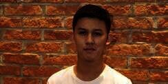 5 Artis Ganteng yang Jadi Ayah di Usia Muda