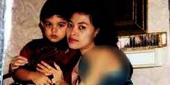 Foto Jadul Penyanyi Cilik Kebelet Pipis, Imut dari Kecil!