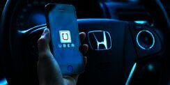 5 Fakta di Balik Grab Caplok Uber, Nomor 4 Bikin Sedih