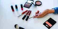 Ini Waktu Terbaik Buang Makeup Kamu!