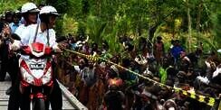 Aksi Spontan Ibu Negara Bergoyang dengan Warga Papua