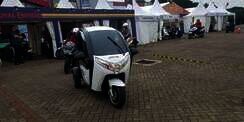 Penampakan Motor Listrik Roda 3, Cocok Buat Antar Anak